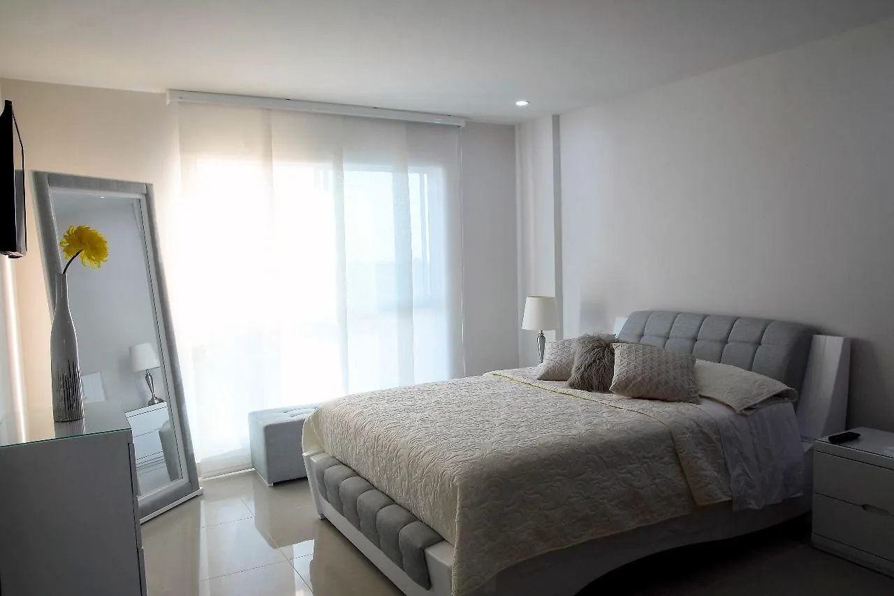 Condominio De Playa Sunshine Cartagena Apartment